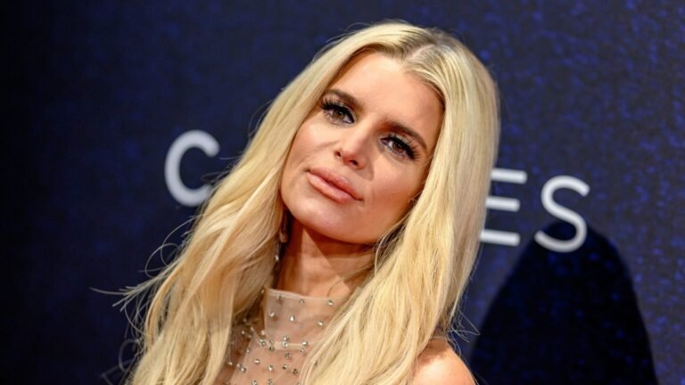 Jessica Simpson Allegedly Peed Herself During Performance