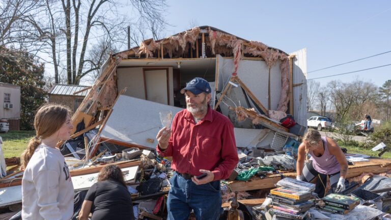 Far-flung outbreak of extreme weather kills at least 39 » Yale Climate Connections
