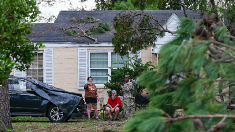 Hurricane Katrina survivors offer emotional support to Helene survivors » Yale Climate Connections