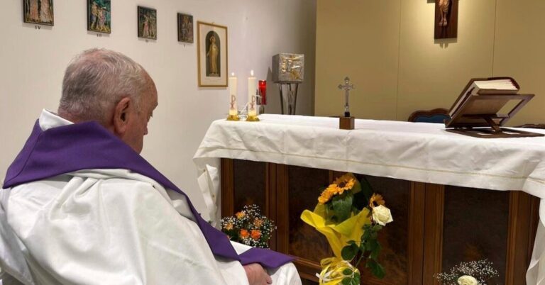 Children Try to Cheer Pope Francis During His Hospital Stay
