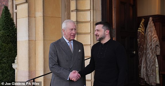 Ukraine peace summit LIVE: Volodymyr Zelensky remains defiant after Donald Trump showdown as he holds emergency crunch talks with world leaders including  Sir Keir Starmer