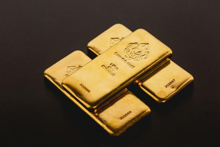 Gold Leads the Way, BTC Follows; History Suggests a Familiar Pattern