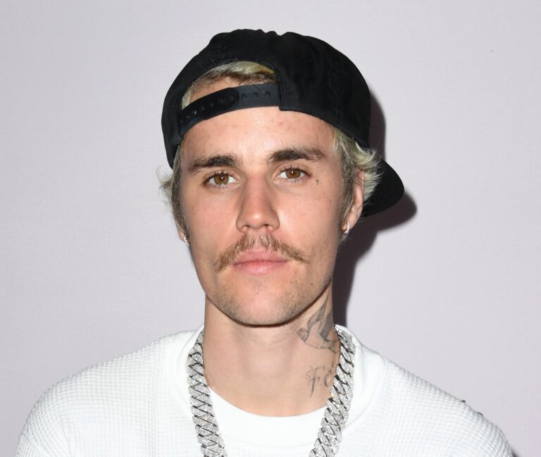 Justin Bieber Bong Photo Sparks New Round of Concern, Criticism