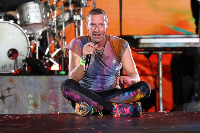 Chris Martin’s Divorce & Dakota Johnson Breakup Rumors, Explained