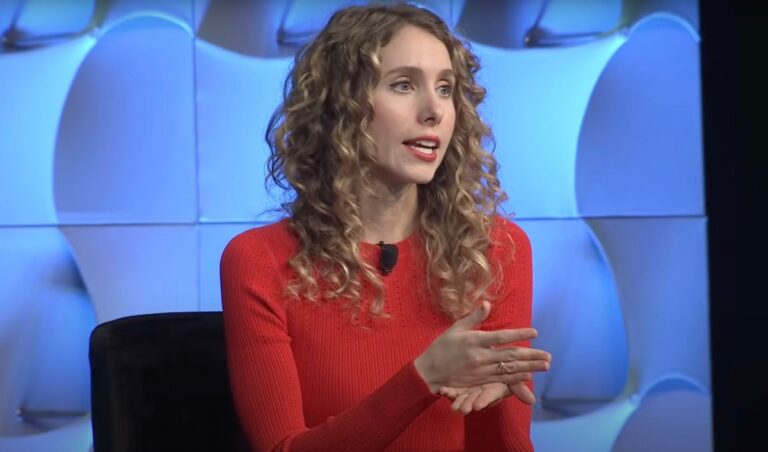 Health expert warns of leaning too heavily on AI for social connections