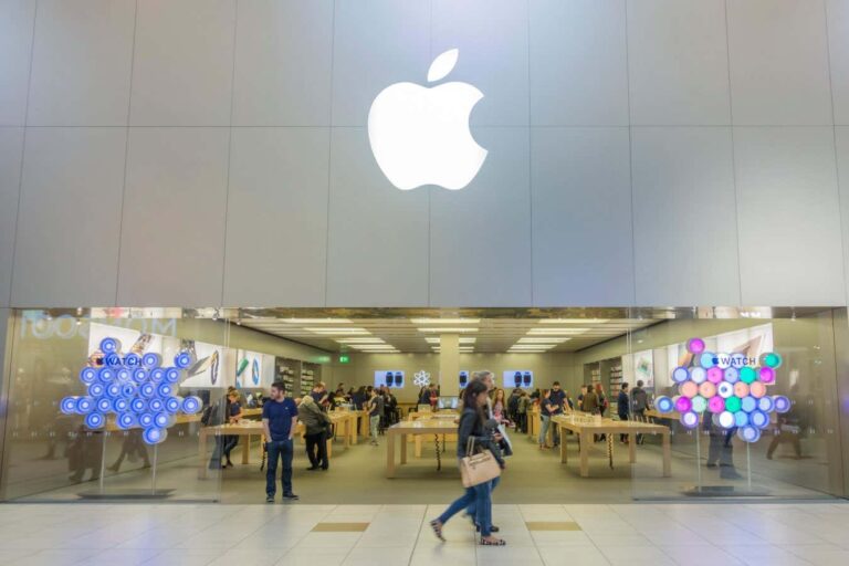 Ex-UK cyber chief says asking Apple to break encryption was ‘naive’