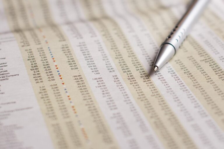 Trading Volume in Defiance’s Leveraged ETFs Tied to Strategy Soars as MSTR Teeters on 200-Day Average
