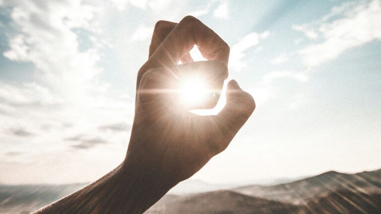 BTC Owners HODL as Sunny Second Quarter Nears