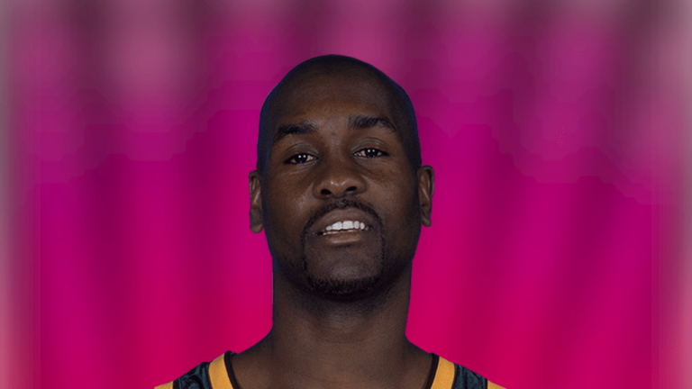 Vernon Maxwell: I accidentally hit Horace Grant with a dumbbell trying to hit Gary Payton