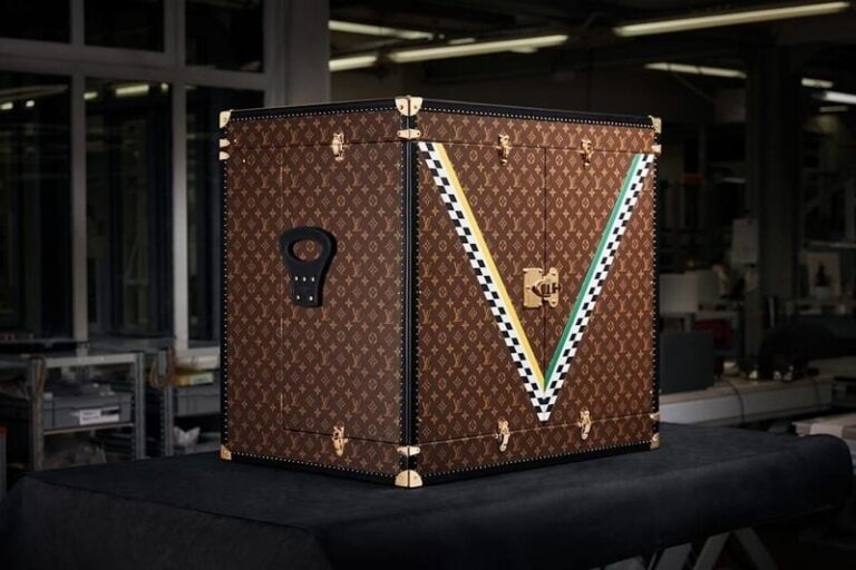 Top 30 Luxury Fashion Trends in March