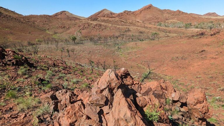 Scientists discover Earth’s oldest impact crater in Australia