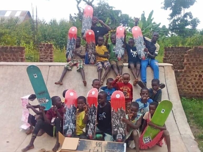 Social Change-Promoting Skateboarding Programs : Saved by Skateboarding