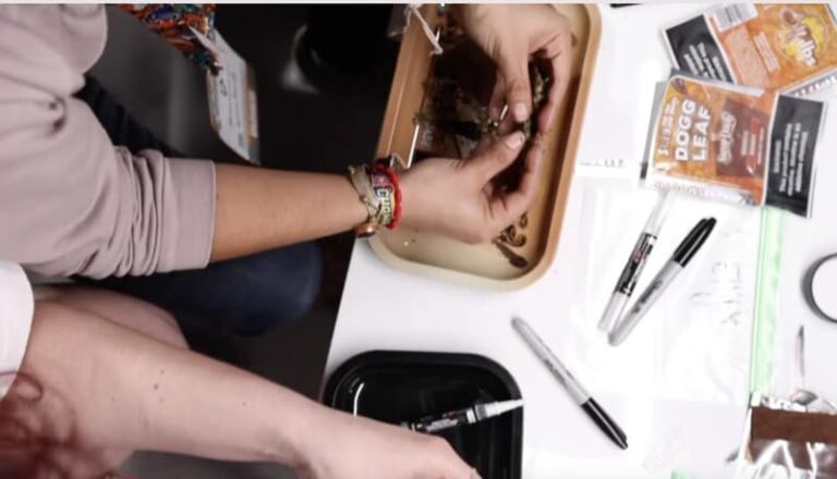 Rapper-Branded Rolling Papers : Signature Blunt Wraps