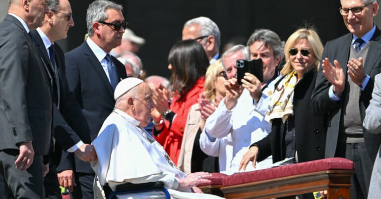 Recovering Pope Francis Surprises Pilgrims With a Public Appearance