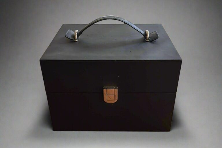 Win $500 Worth of Saphir Products