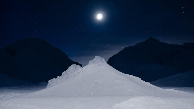 Using light to envision strange worlds in the American West