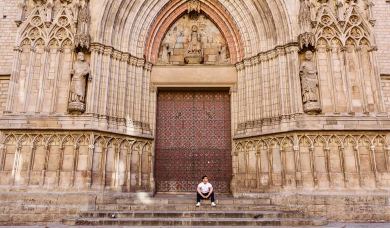 How to Overcome Being Alone & Meet People When You Travel