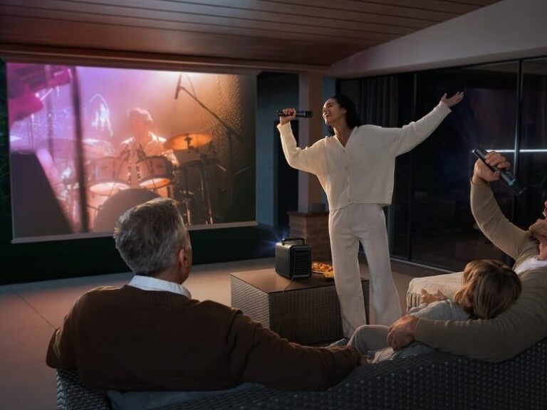 Immersive Mobile Multimedia Projectors : Anker Nebula X1