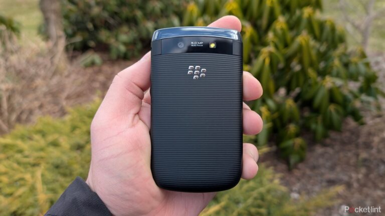 I used a retro slider phone for a week, and the learning curve was steep