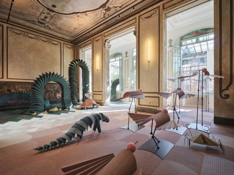 Theatrical Art Installations : exodus exhibition