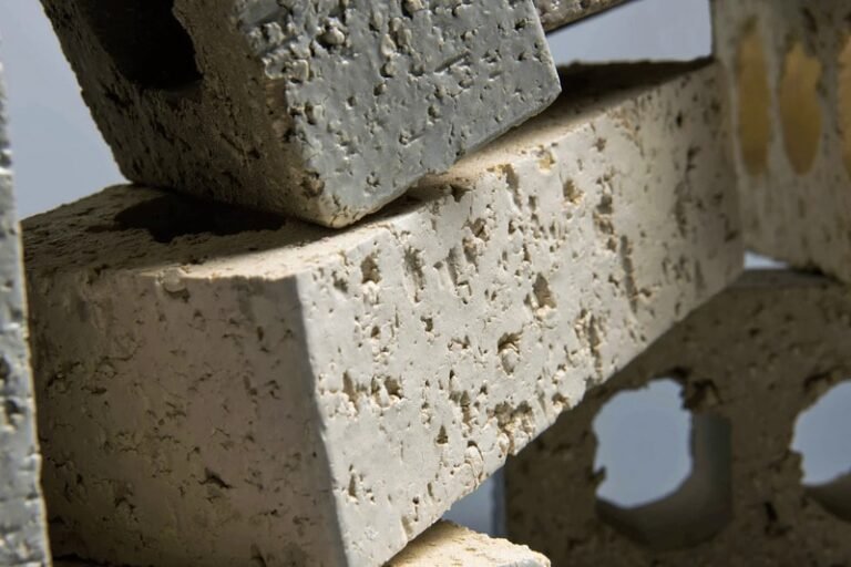 Daylight-Responsive Brick Designs : Luminescent bricks