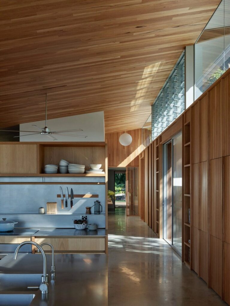 External Walkway Pavilion-Style Homes : mango lane house