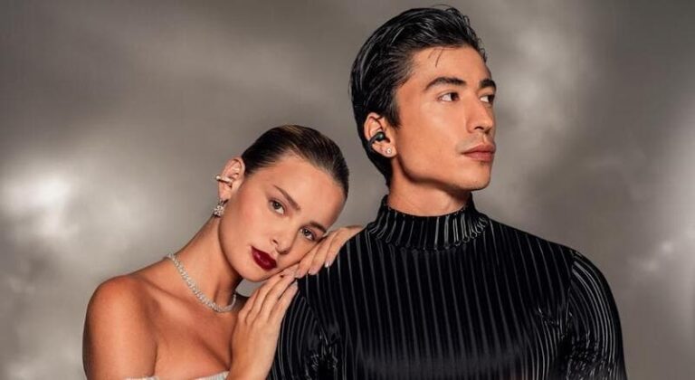 Open-Ear Jewelry-Like Earbuds : Moto Buds Loop