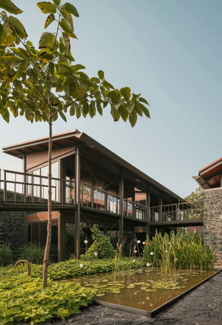 Self-Designed Tranquil Workspaces : Studio Saransh