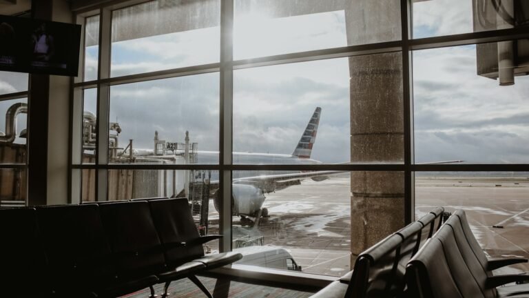 Dynamic glass can help buildings stay cool » Yale Climate Connections