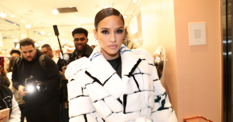 Diddy “Freak Offs” Escort Apologizes To Cassie