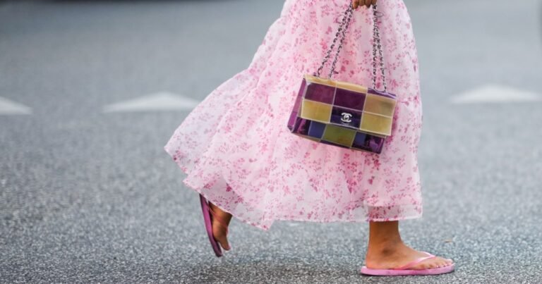 17 Comfy Thong Sandals That Feel Like a Dream for Blistered Feet