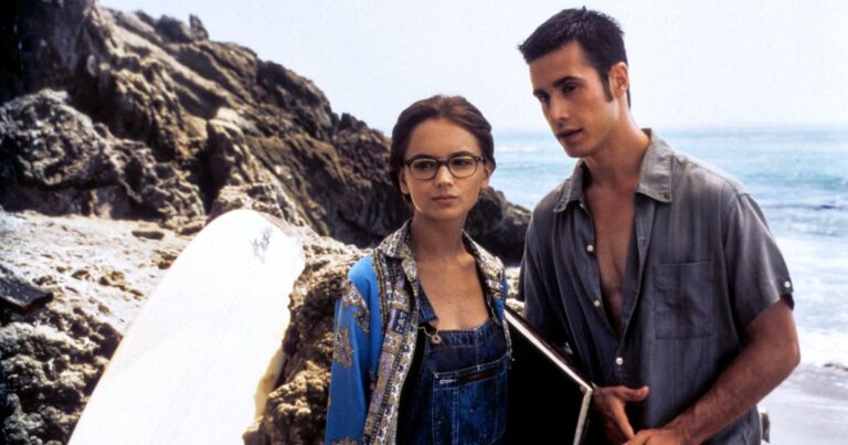 Rachael Leigh Cook, Freddie Prinze Jr Star in New Holiday Movie