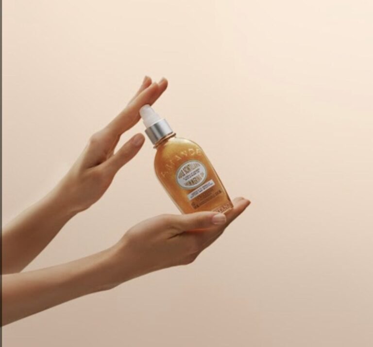 Luminous Skin Oils : almond shimmering oil