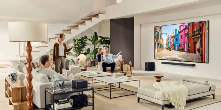 Hearing Aid-Connected Televisions : Auracast Streaming