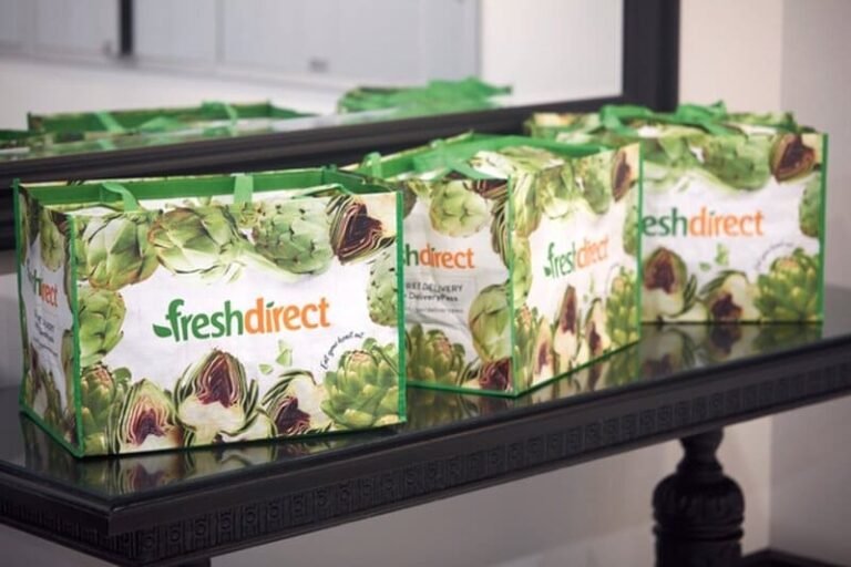 Brick-and-Mortar Digital Grocer Stores : FreshDirect retail location