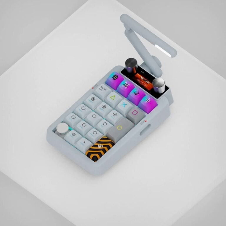 Industrial Sci-Fi Keyboard Peripherals : KeysMe Lunar 02