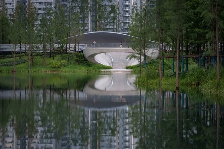 Ring-Shaped Open-Air Amphitheaters : luhu ring of starlight