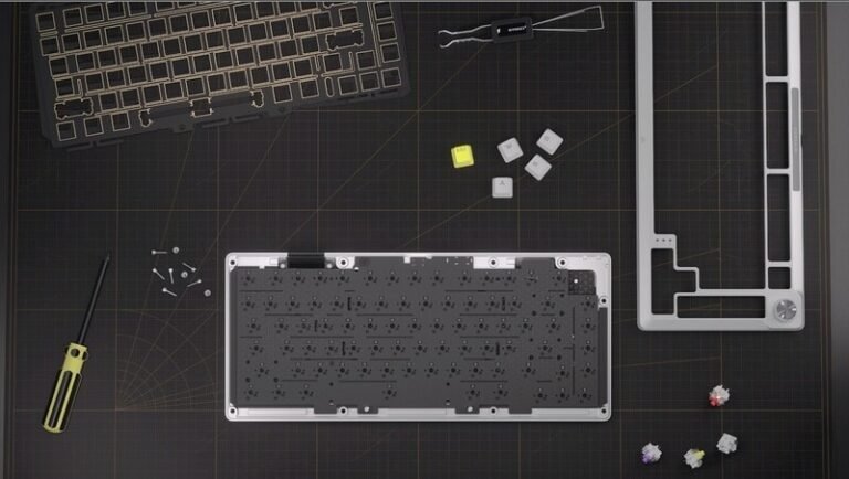 Fully Customizable Keyboard Kits : MAKR keyboard kits