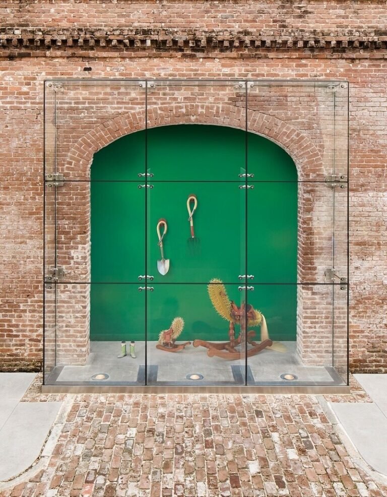 Mexican Heritage Art Installations : Raíces/Roots exhibition