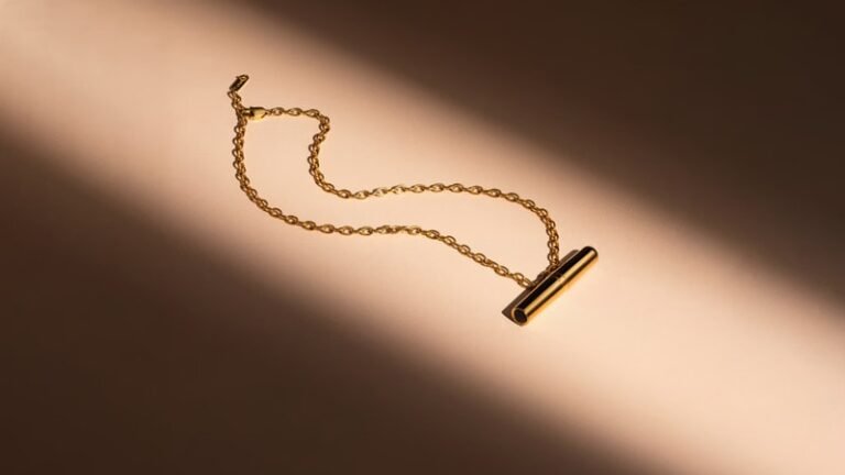 Tariff-Conscious Jewelry Campaigns : tease necklace