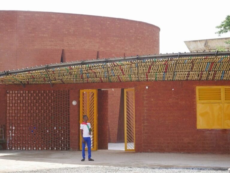 Former President Brick Mausoleums : Thomas Sankara Mausoleum