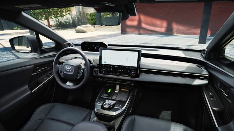 4 things you should be doing with your car’s USB port (that isn’t charging your phone)