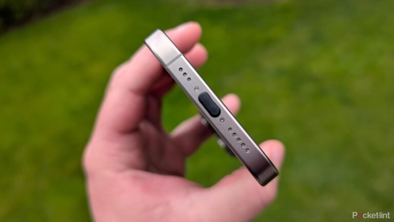 This $6 dirt-cheap solution keeps my phone’s USB port free of debris