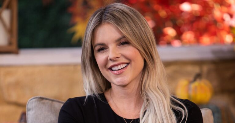 Ali Fedotowsky Loses Tooth at Dinner, Shares the Funny Story