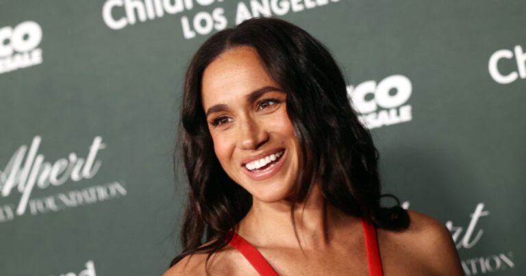 Meghan Markle’s $658 Weekender Tote Look Is $36 on Amazon