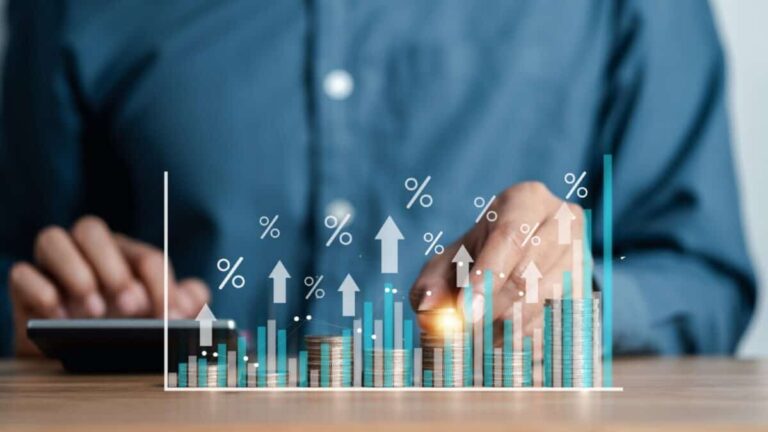 Here’s how you could aim to turn £20,000 into a £7,400 yearly second income