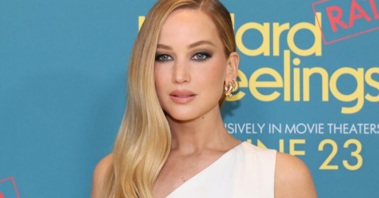 Love Jennifer Lawrence’s Lace Look? This $14 Skirt Nails The Vibe
