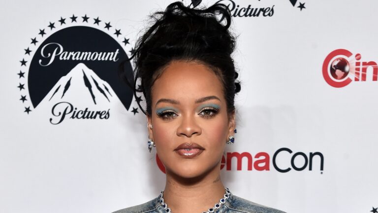 Rihanna Steps Out After Dad’s Passing, Social Media Reacts