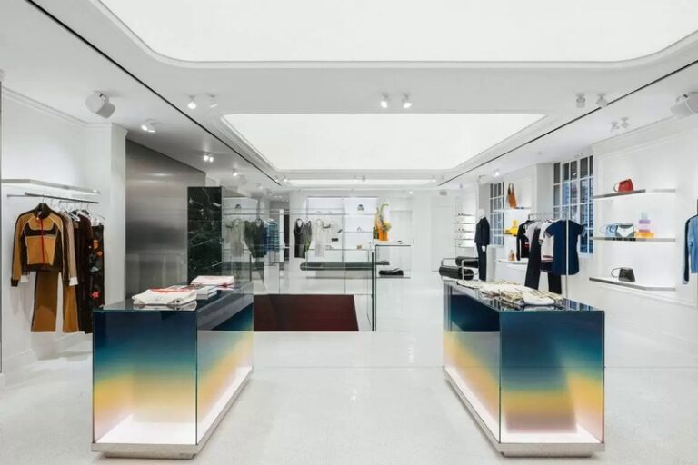 Contemporary Luxury Retail Spaces : Contemporary Luxury