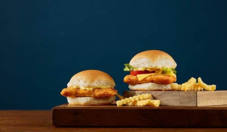 Snacking-Friendly Chicken Sliders : Crispy Chicken Slider